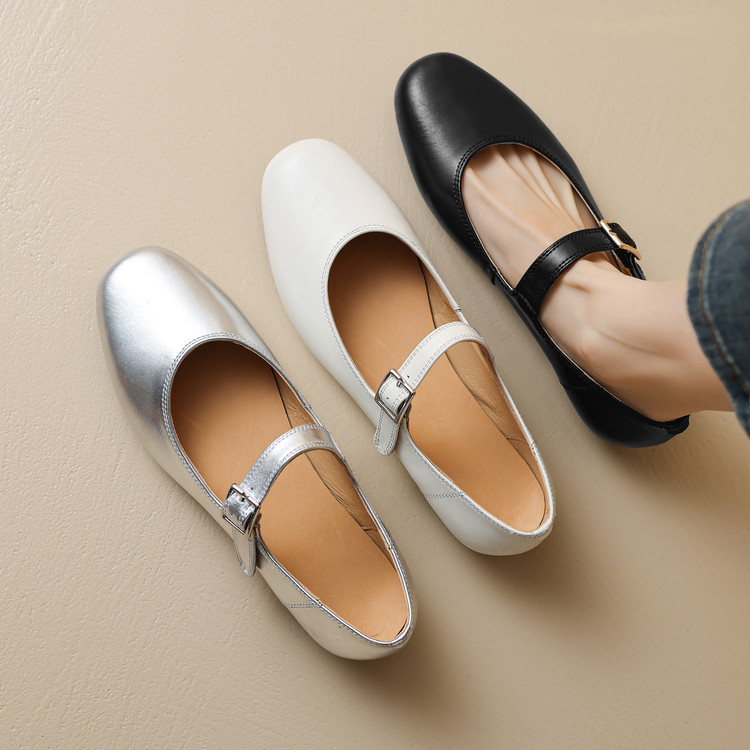 Minimalist Women's Flat Shoes with Round Toe and Buckle Strap
