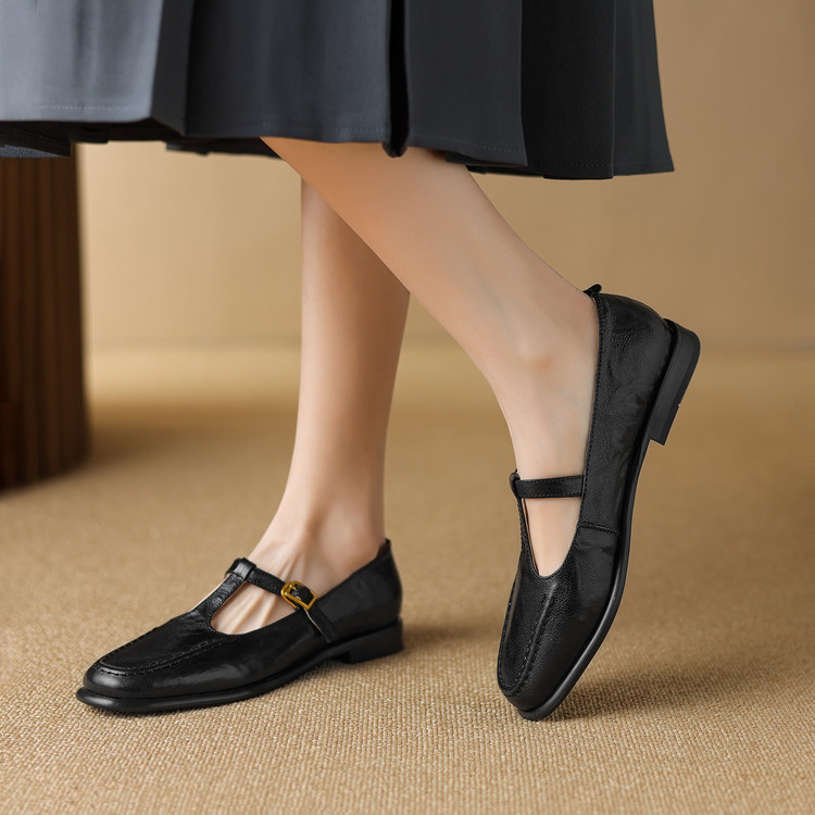 Deep Mouth Flat Shoes in Brown and Black - Style o.html