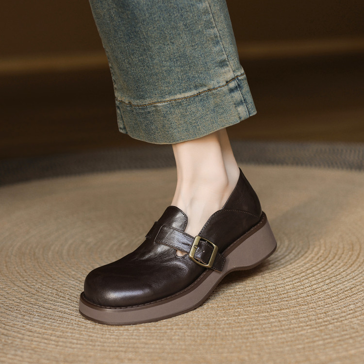 Women's Fashion Flats in Genuine Leather with Platform Mid Heel